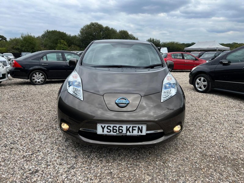 NISSAN LEAF