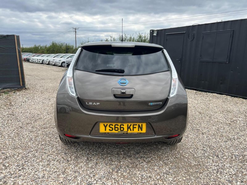 NISSAN LEAF