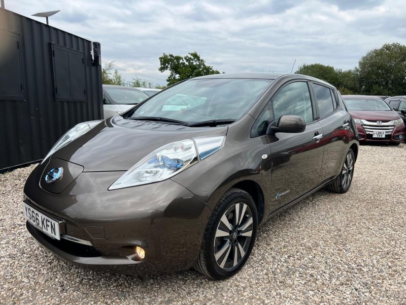 NISSAN LEAF