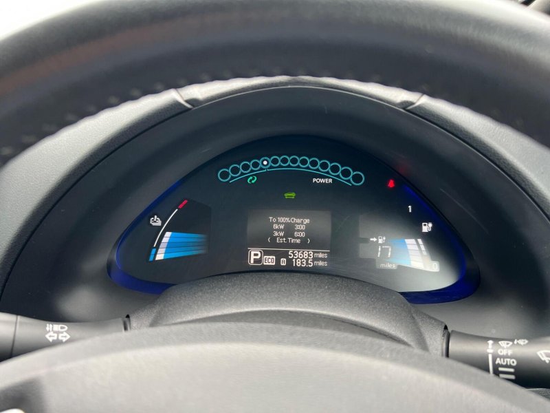 NISSAN LEAF