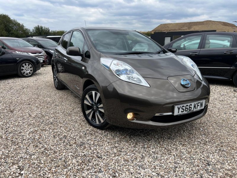 NISSAN LEAF